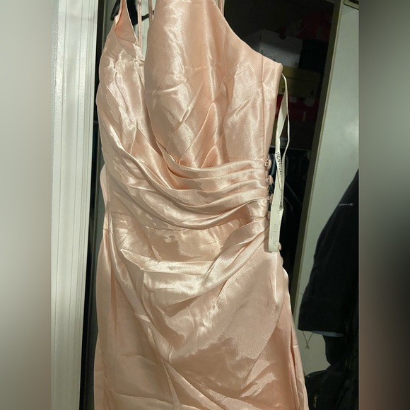 David’s Bridal Galina Signature Bridesmaid dress Size 6 - Picture 7 of 13